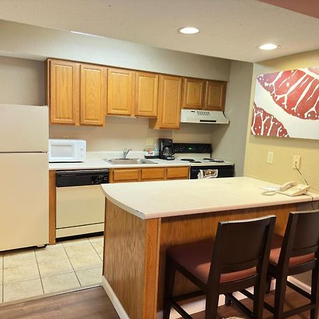Hawthorn Extended Stay By Wyndham Wichita Bagian luar foto
