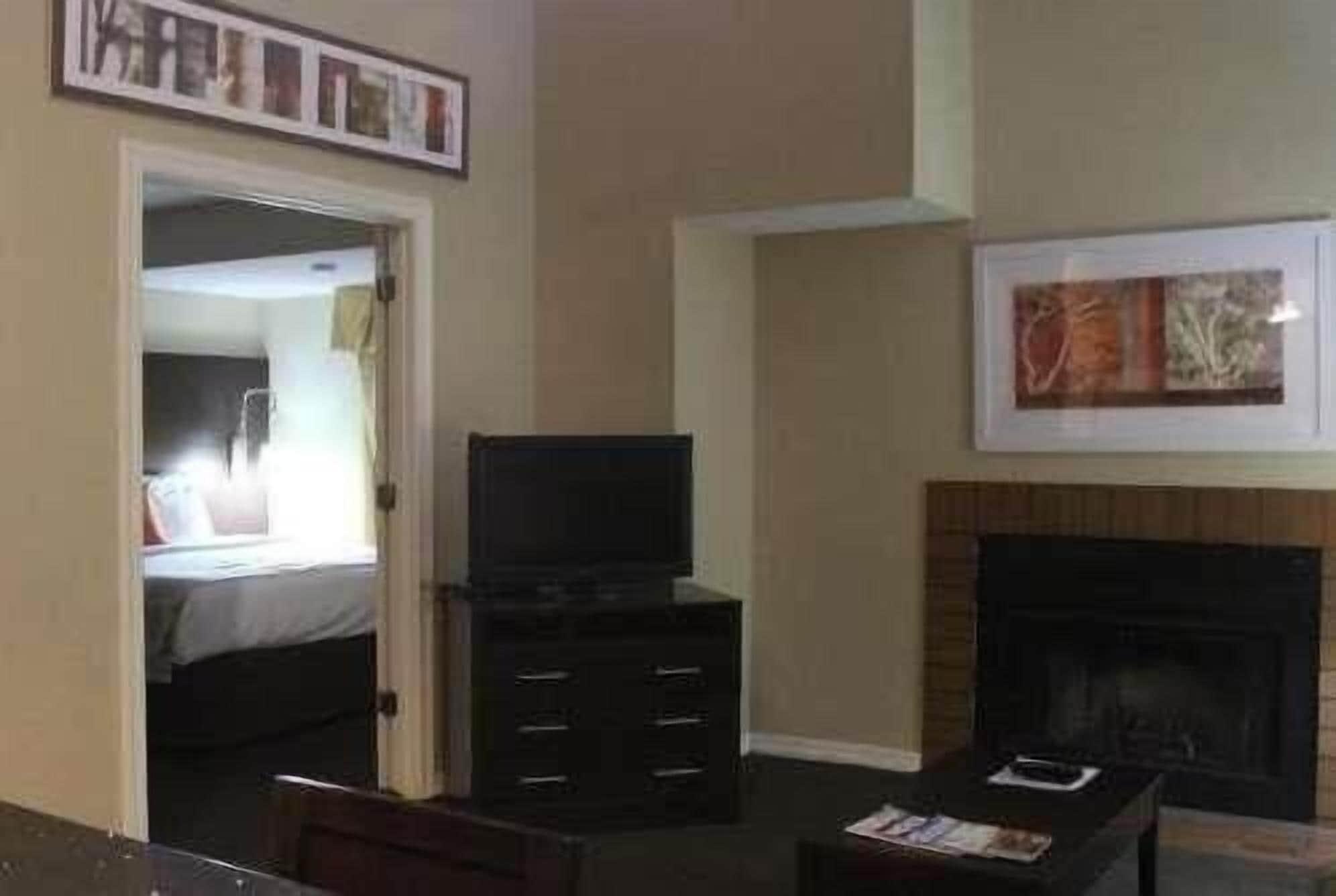 Hawthorn Extended Stay By Wyndham Wichita Bagian luar foto