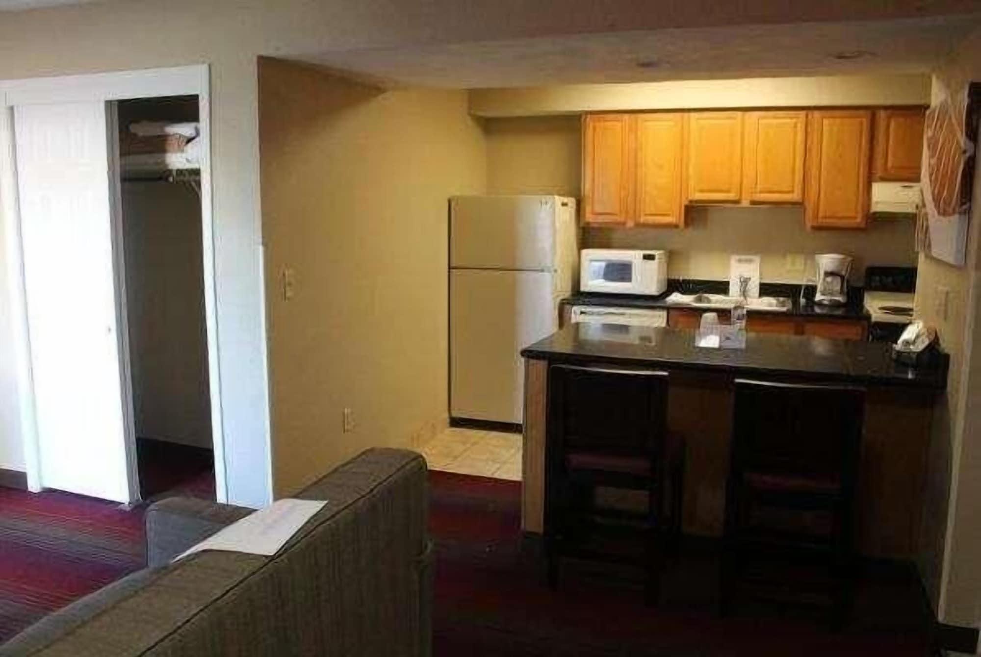 Hawthorn Extended Stay By Wyndham Wichita Bagian luar foto