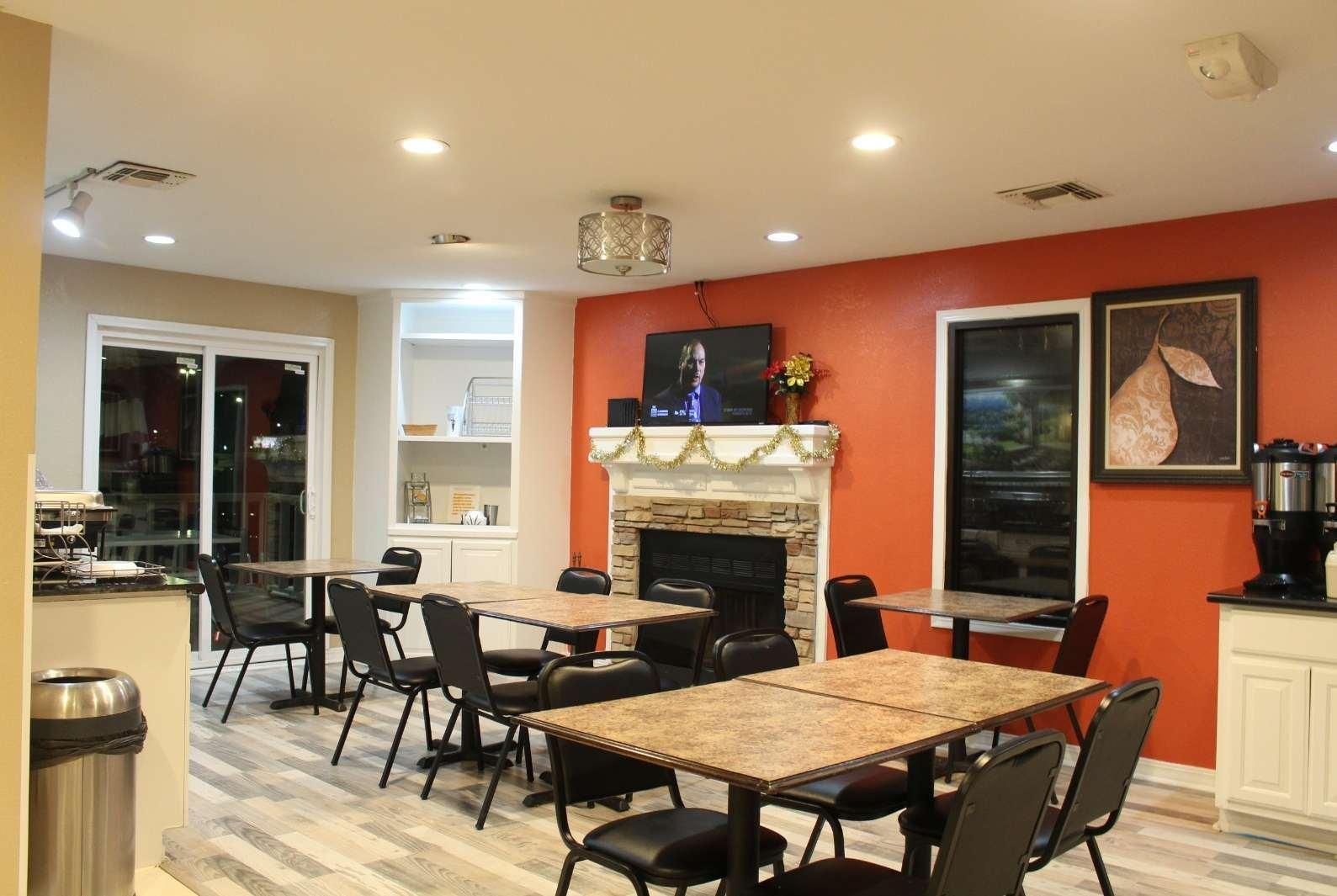 Hawthorn Extended Stay By Wyndham Wichita Bagian luar foto