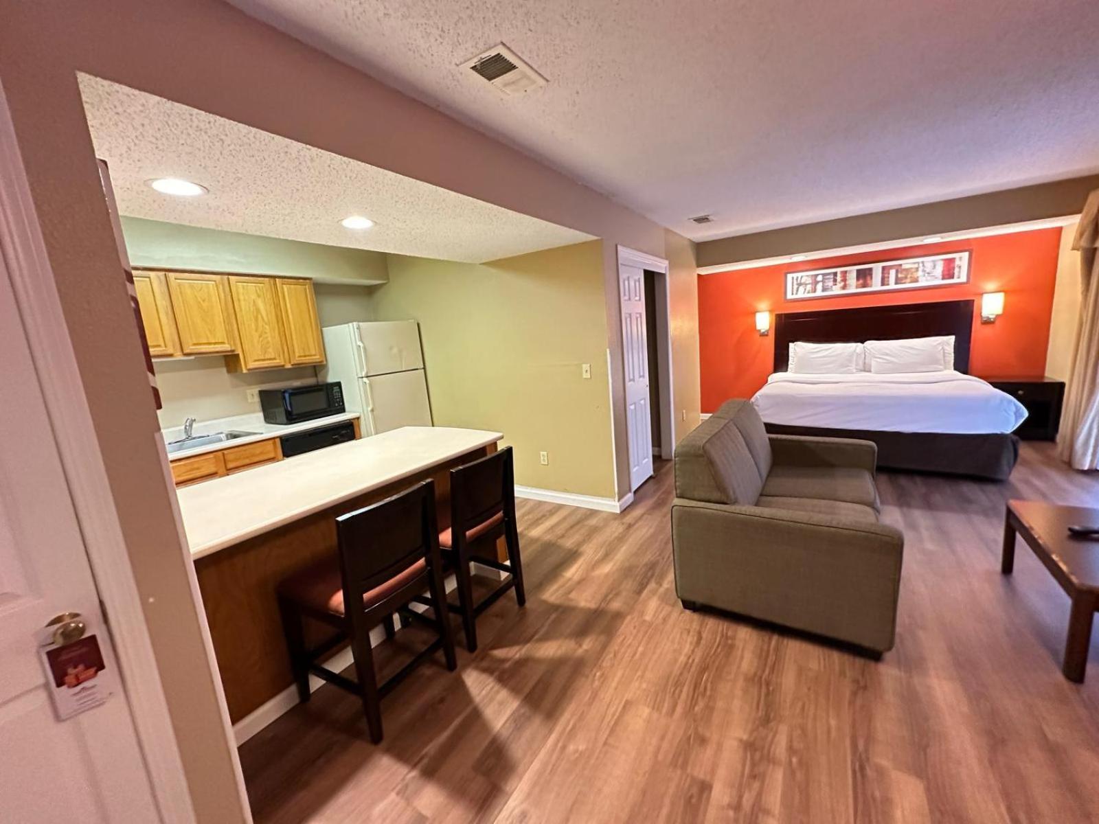 Hawthorn Extended Stay By Wyndham Wichita Bagian luar foto