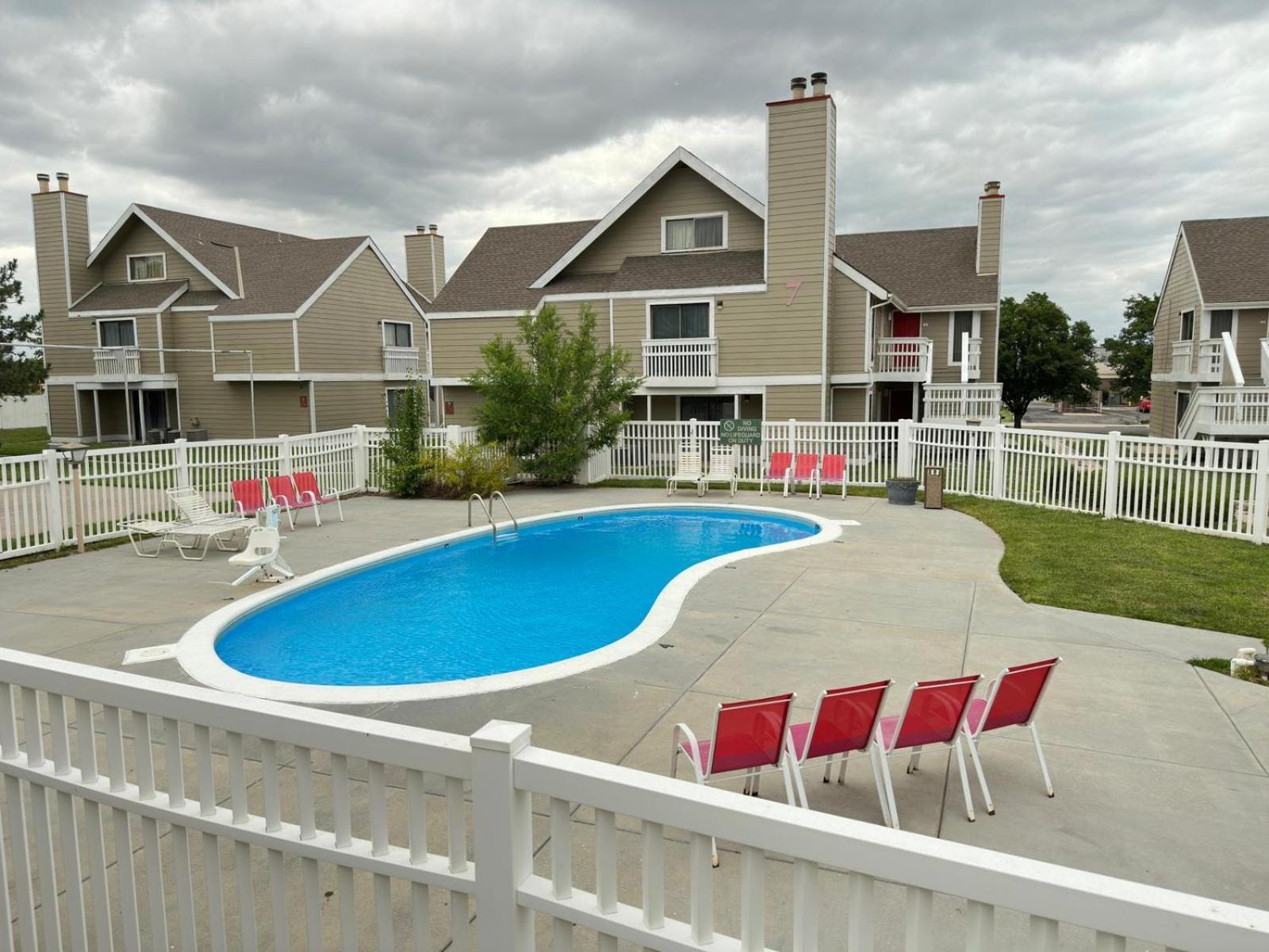 Hawthorn Extended Stay By Wyndham Wichita Bagian luar foto