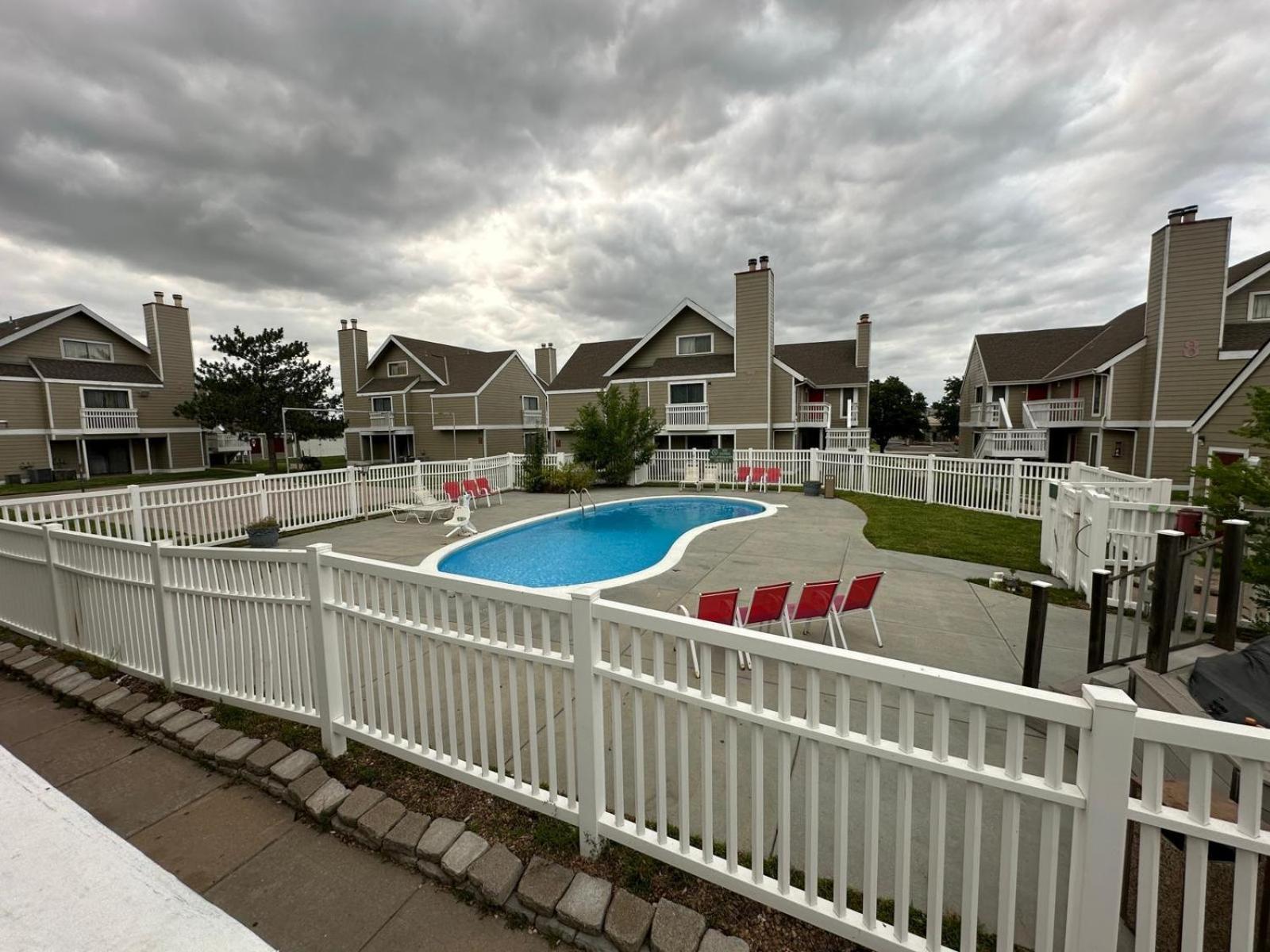 Hawthorn Extended Stay By Wyndham Wichita Bagian luar foto