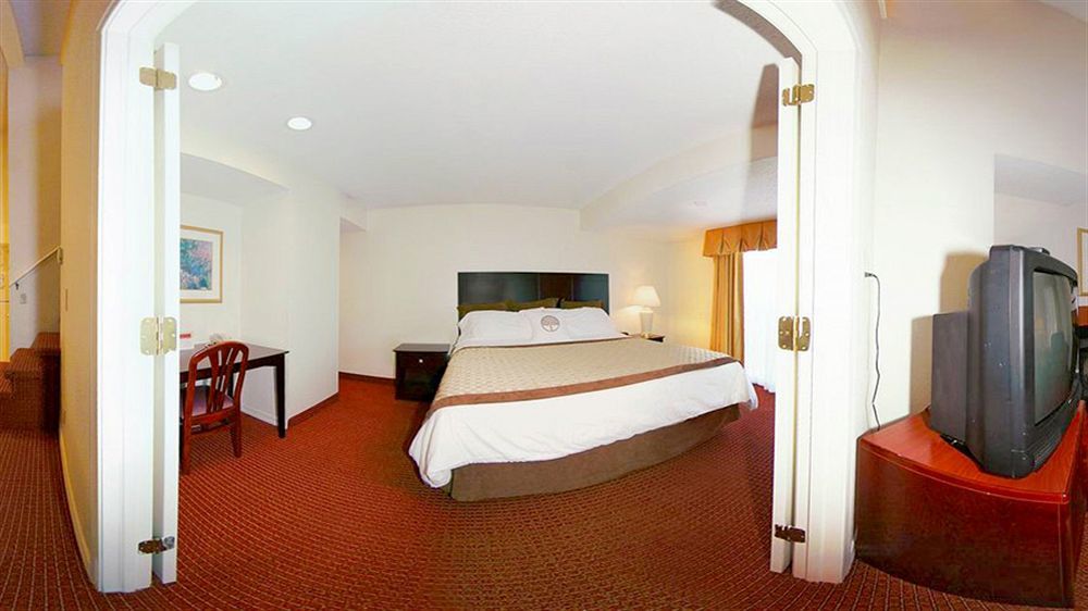 Hawthorn Extended Stay By Wyndham Wichita Bagian luar foto