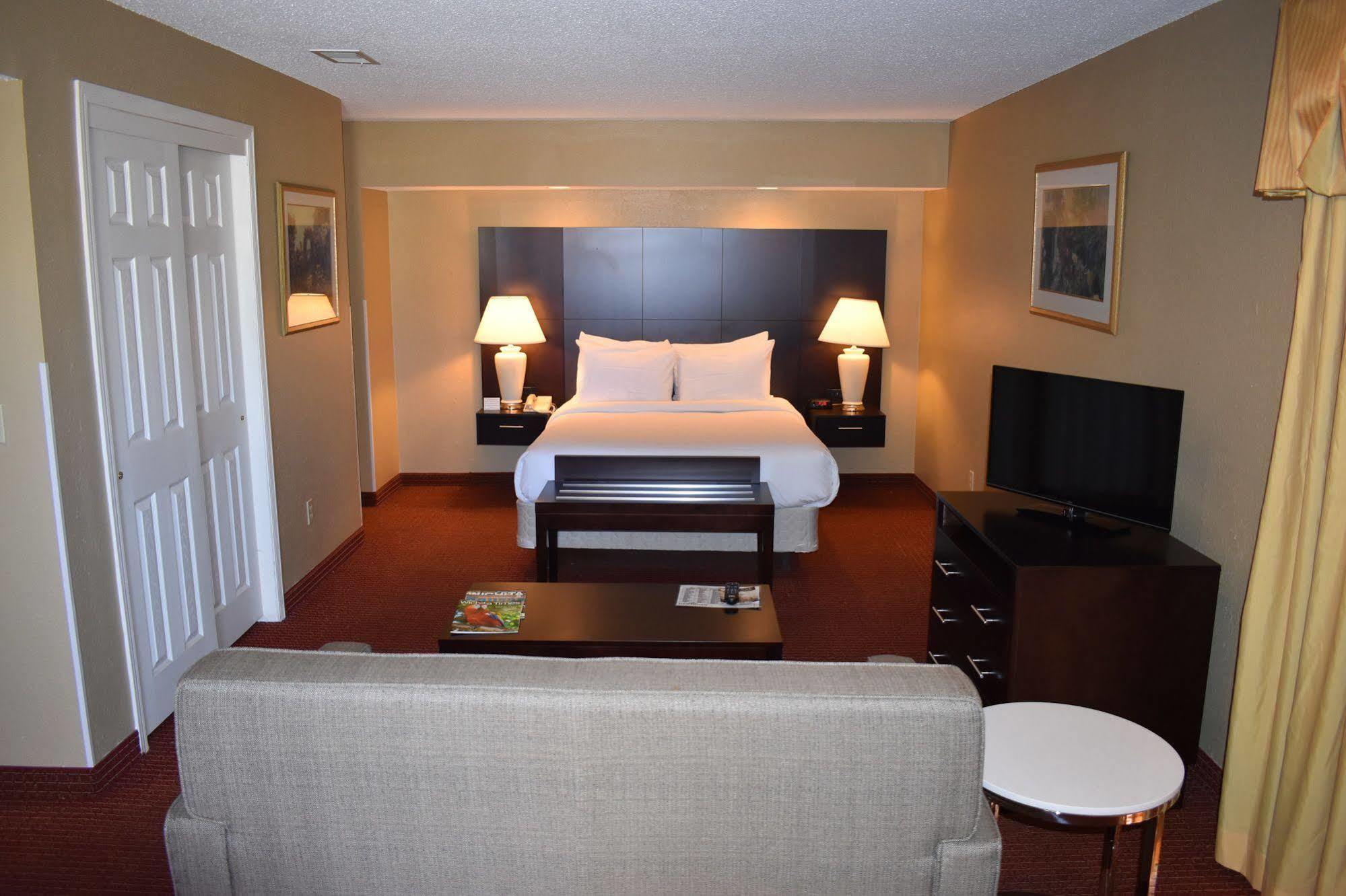 Hawthorn Extended Stay By Wyndham Wichita Bagian luar foto