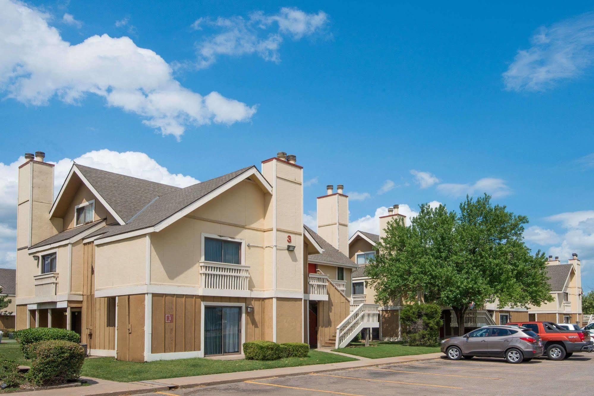 Hawthorn Extended Stay By Wyndham Wichita Bagian luar foto
