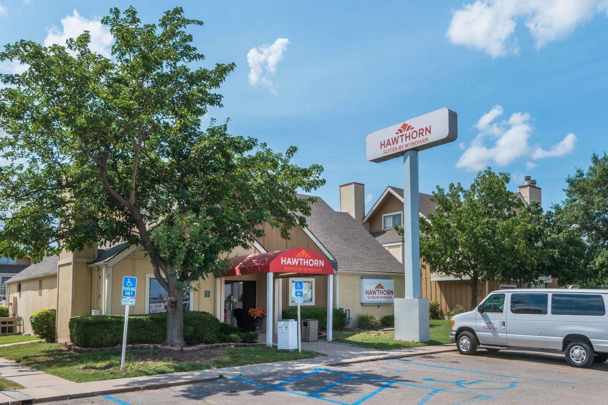 Hawthorn Extended Stay By Wyndham Wichita Bagian luar foto