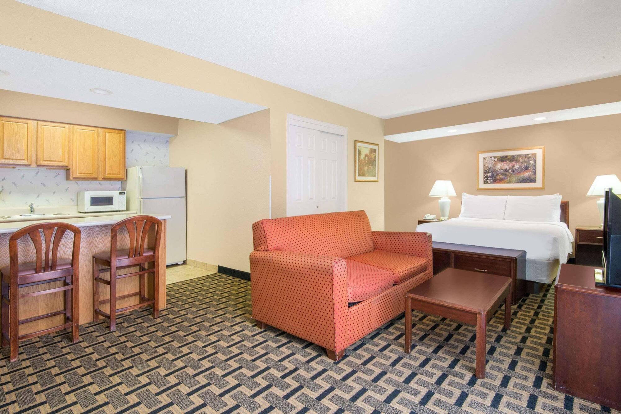 Hawthorn Extended Stay By Wyndham Wichita Bagian luar foto
